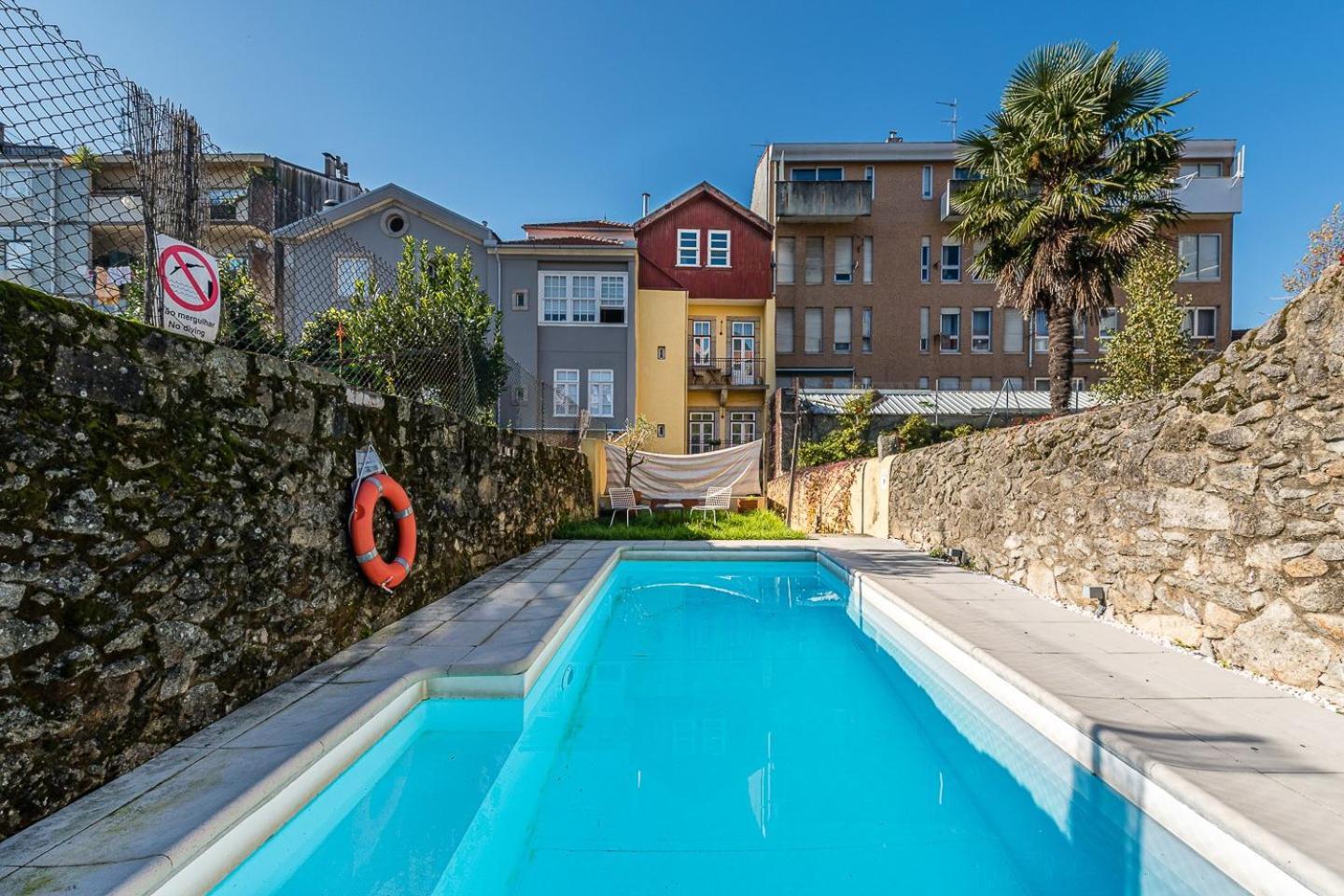 Guestready - Cedofeita Pool Suites ポルト エクステリア 写真